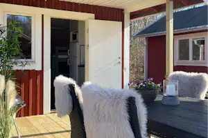 Mälarbadens Camping Terrasse eines Ferienhauses