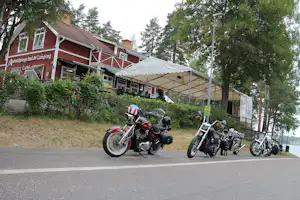 Malmköpings Bad & Camping - Blick auf das Café am Campingplatz