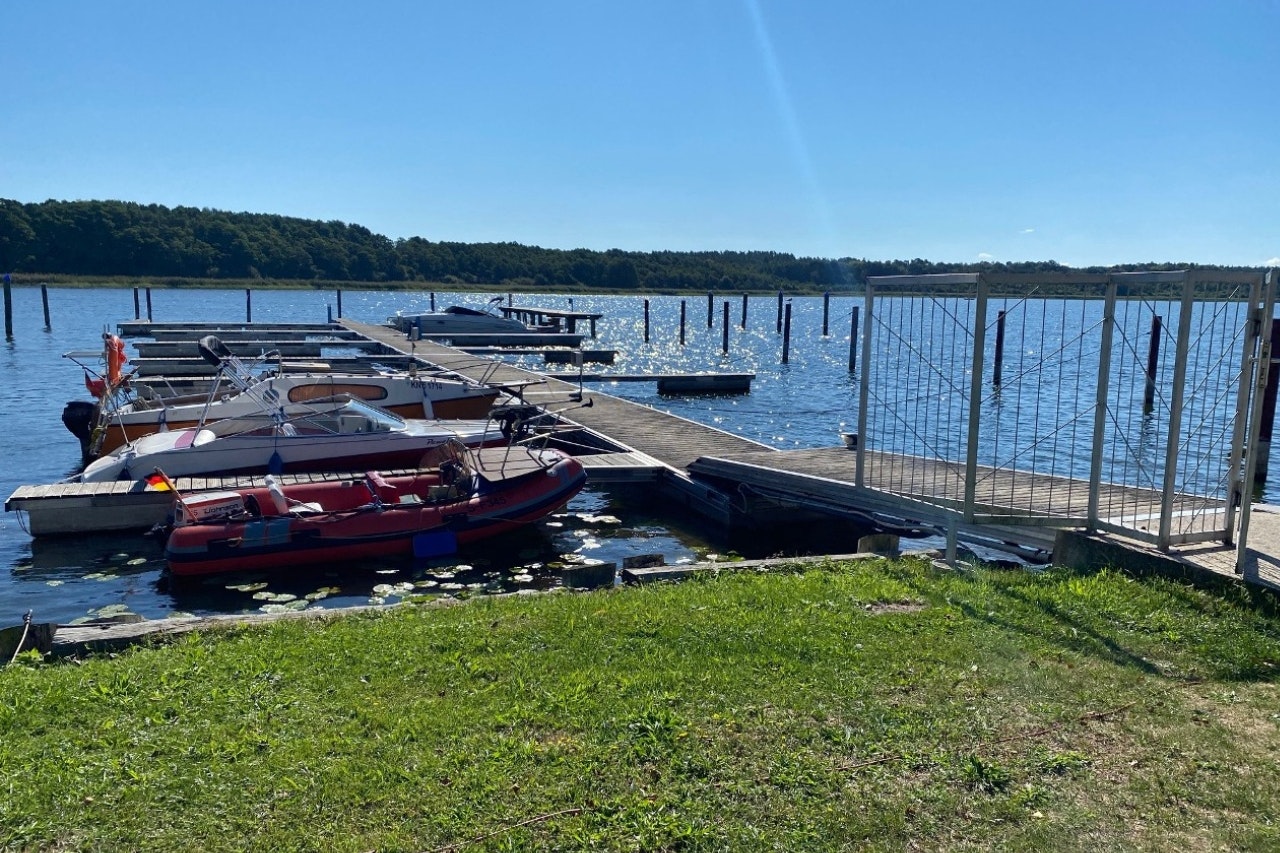 Maribell Campingplatz/Yachthafen - Gästesteganlage für Urlauberboote