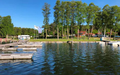 Yachthafen & Campingplatz in Jabel