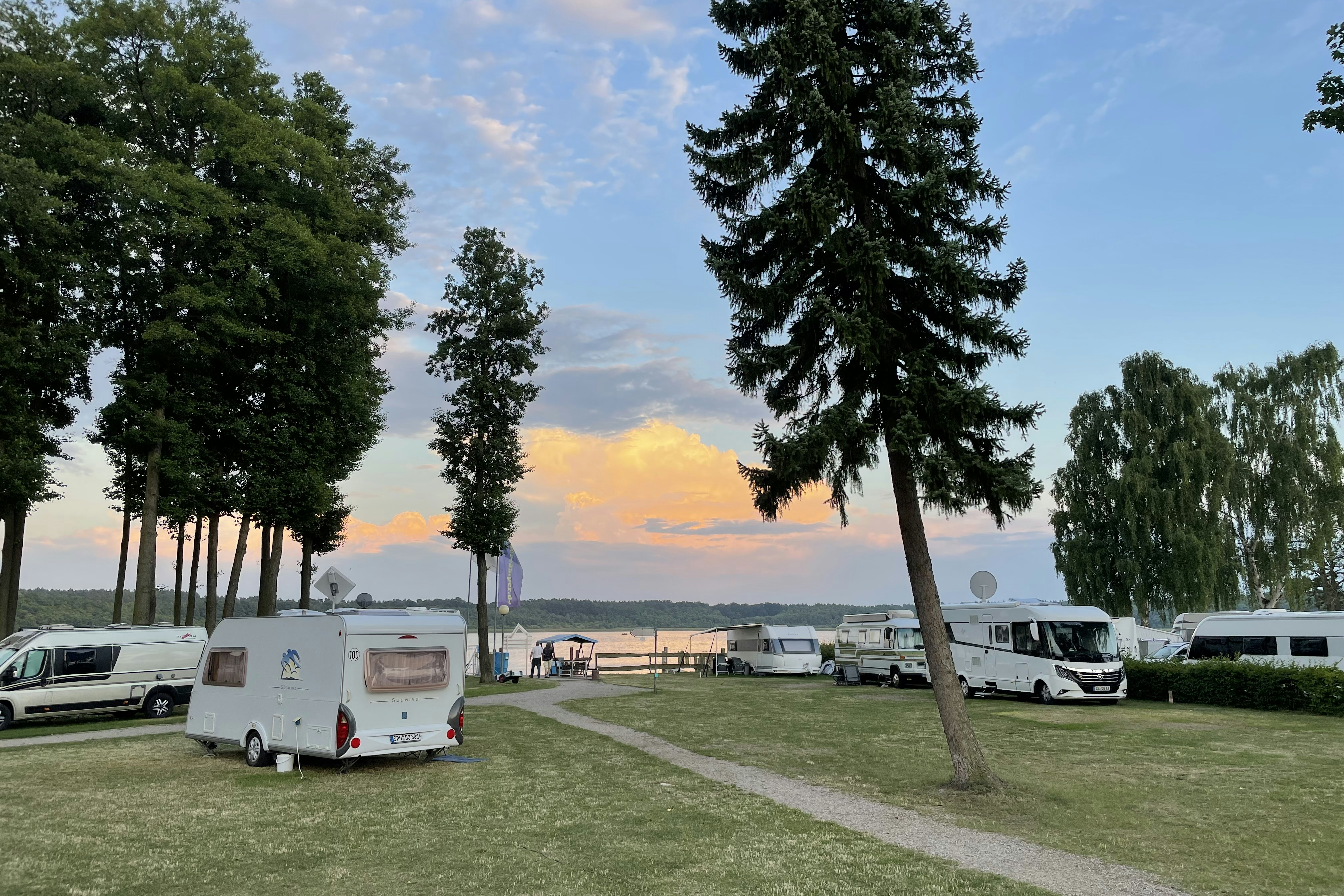Maribell Campingplatz/Yachthafen - Wohnmobil- und  Wohnwagenstellplätze auf dem Campingplatz