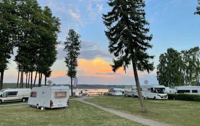 Yachthafen & Campingplatz in Jabel