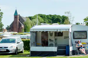 Maribo Sø Camping - Wohnmobil- und Wohnwagenstellplätze auf der Wiese