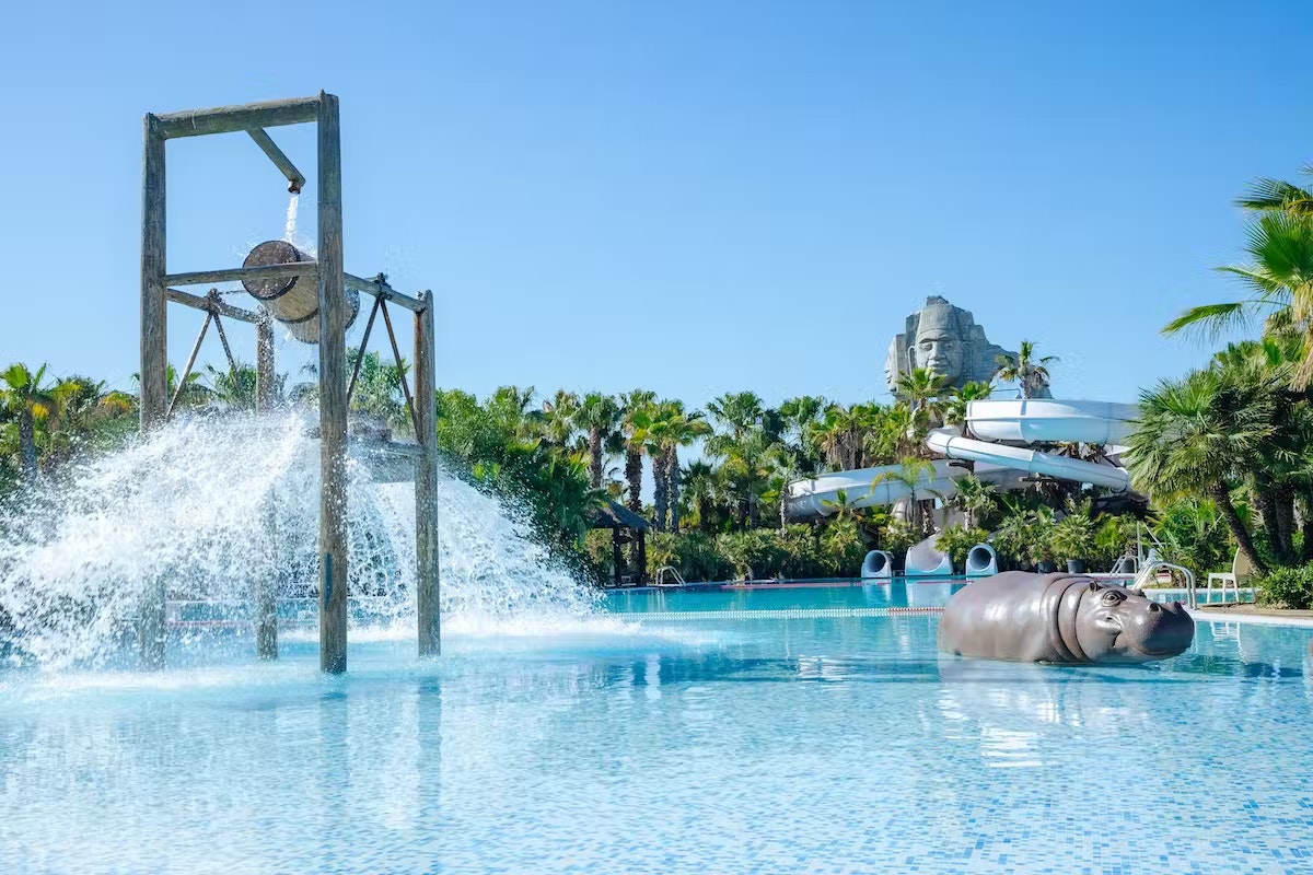 Alannia-Costa-Blanca-Freibad-mit-Spielgeraeten-und-Wasserrutschen-v42