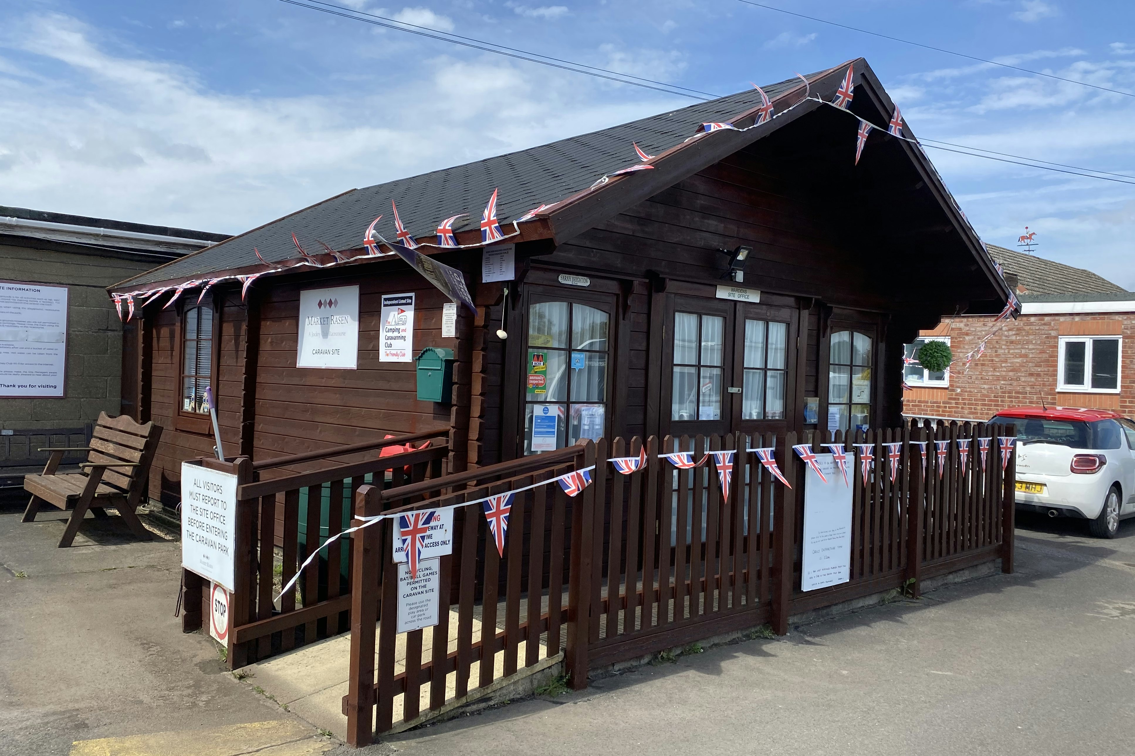 Market Rasen Racecourse Caravan Park - Rezeption des Campingplatzes