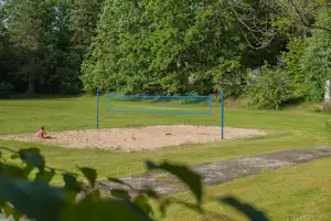 Mazur Syrenka - Beachvolleyballfeld im Grünen