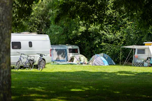 Campingplaats Indijk Camping Indijk - Standplatzwiese auf dem Campingplatz