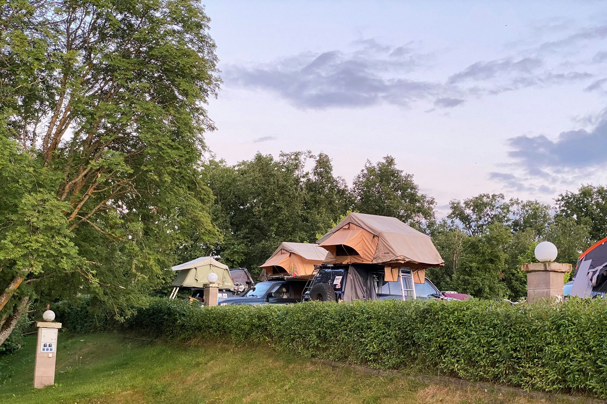 Mereoja Camping - Standplätze im Grünen auf dem Campingplatz