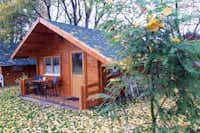 Mini Camping Drentse Monden - Chalet mit Veranda im Grünen auf dem Campingplatz