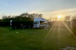 Mini camping Hoeve Voorwaarts - Standplätze auf der Wiese auf dem Campingplatz