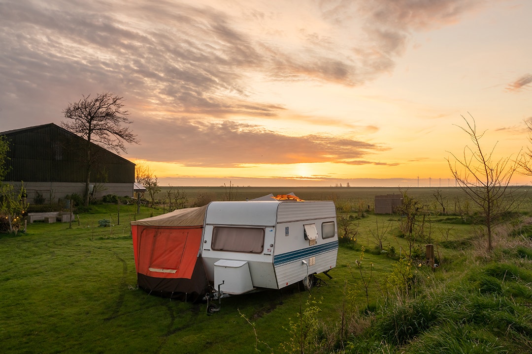 Mini camping Johanna’s Bos - Standplätze auf der Wiese auf dem Campingplatz