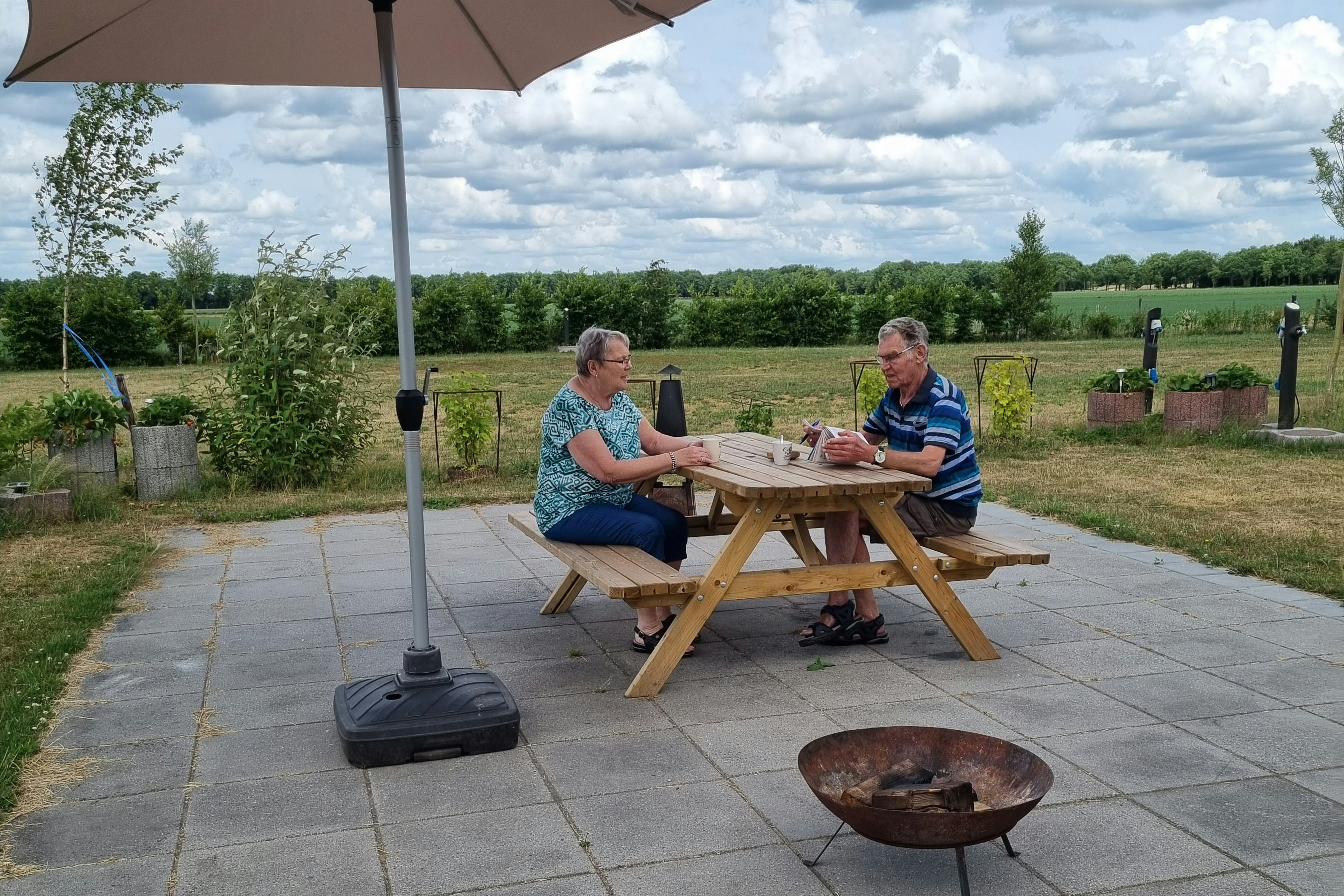 Minicamping Aelderveen - Picknicktisch auf dem Campingplatz