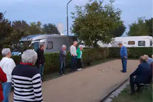 Minicamping ArcheryFarm - Pétanque-Feld auf dem Campingplatz