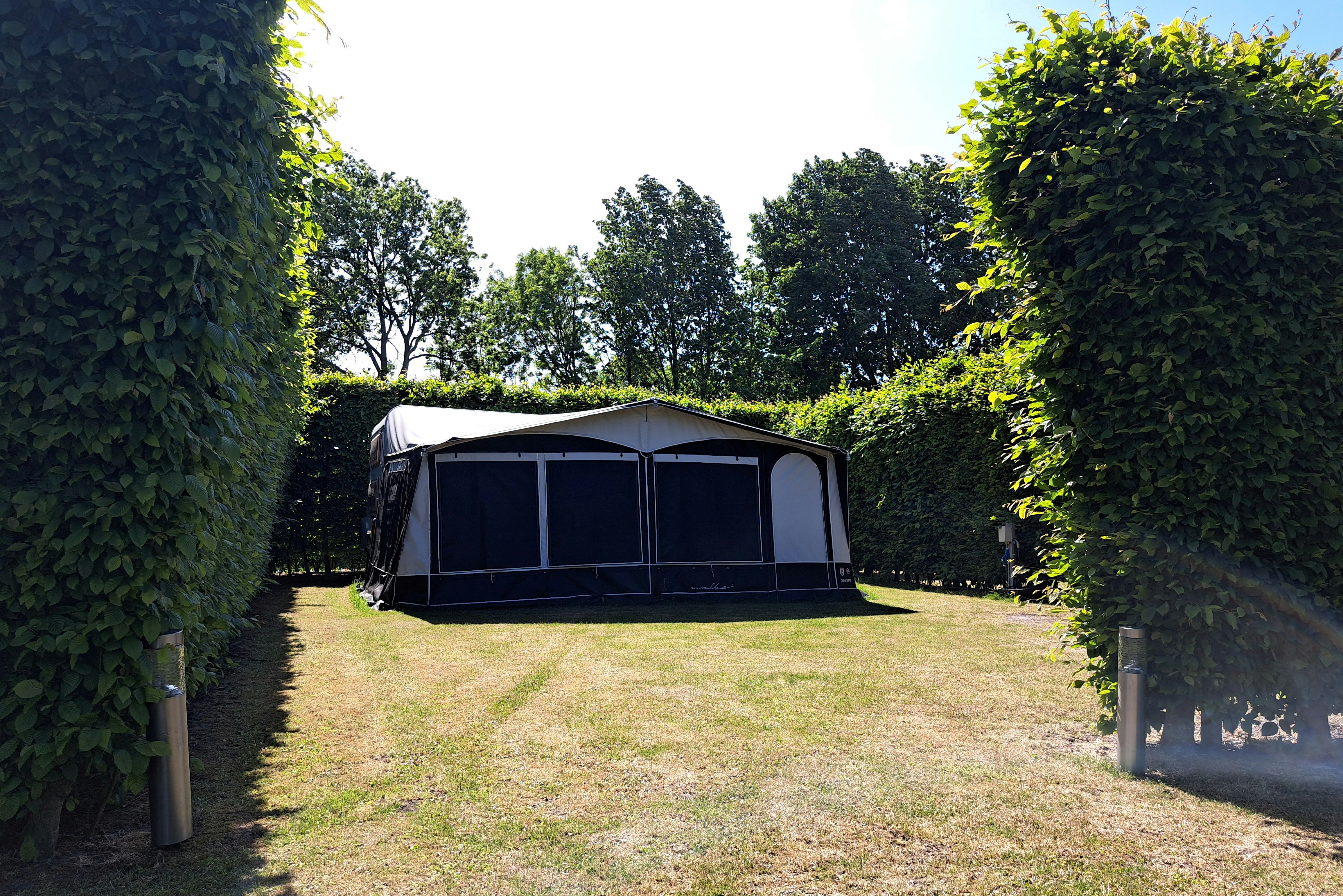 Minicamping Avanti - Standplätze im Grünen auf dem Campingplatz