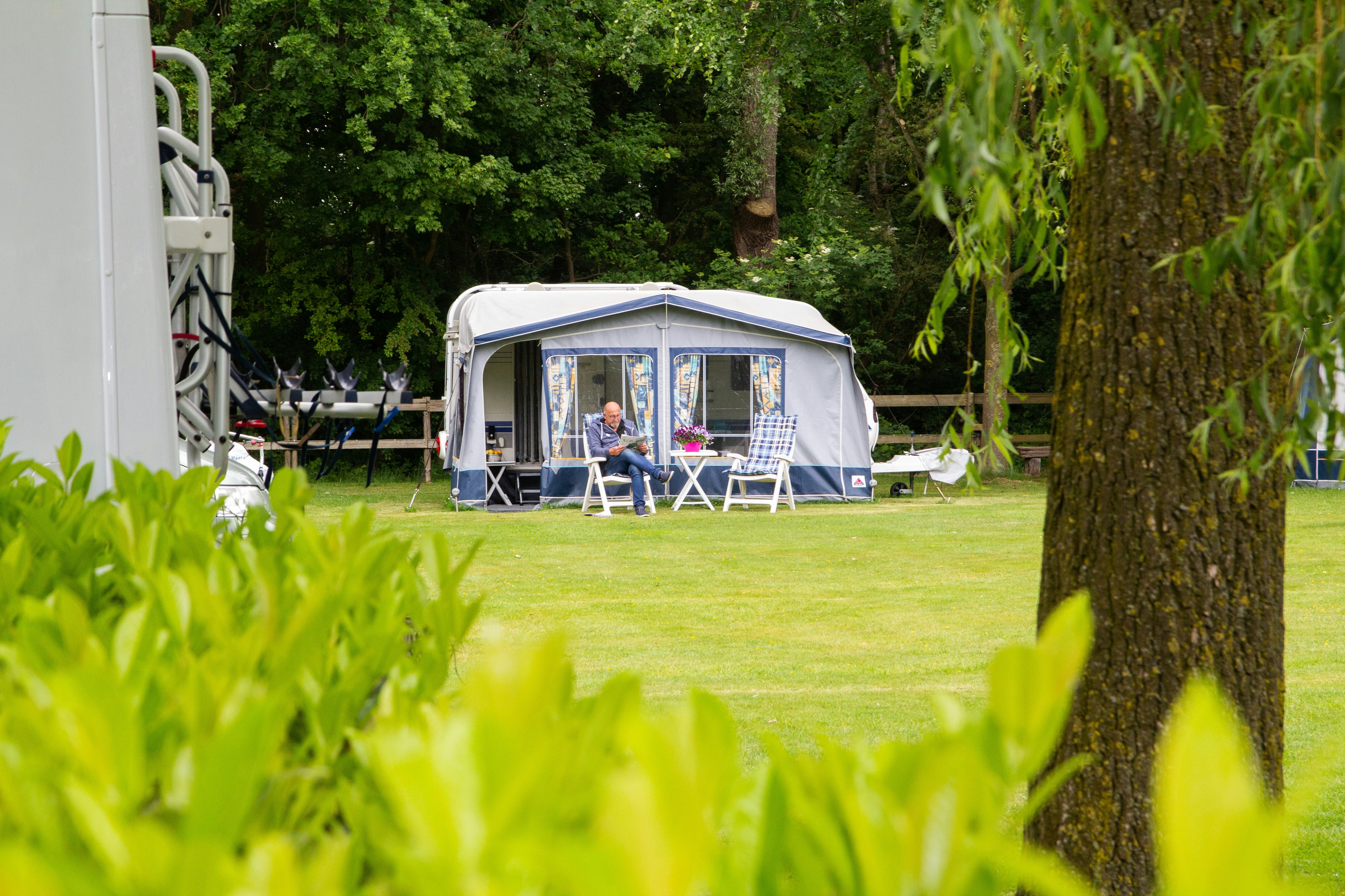 Minicamping De Landerijen - Standplatzwiese auf dem Campingplatz