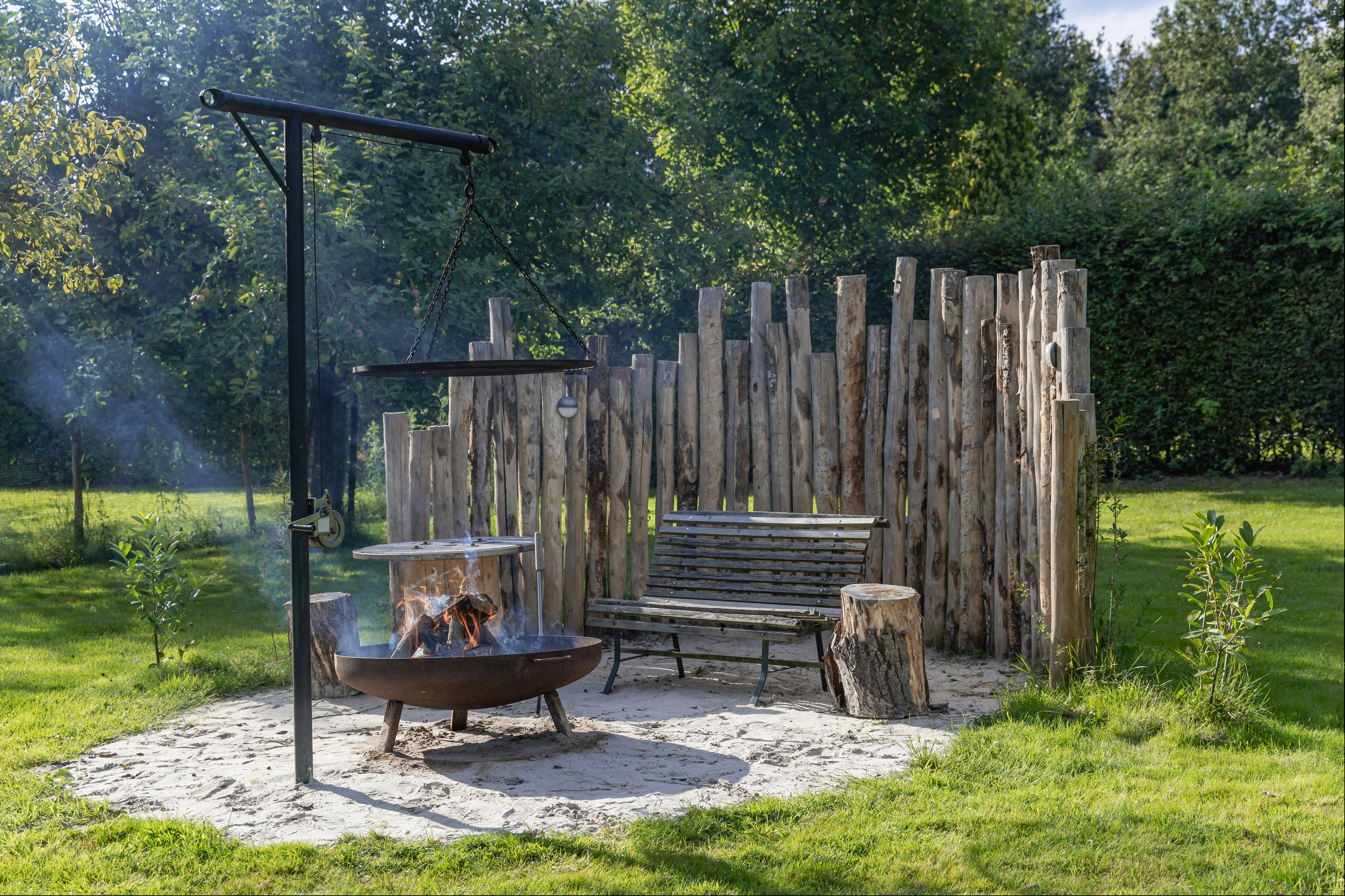 Minicamping de Torenvalk  Minicamping De Torenvalk  - Grillstelle auf dem Campingplatz