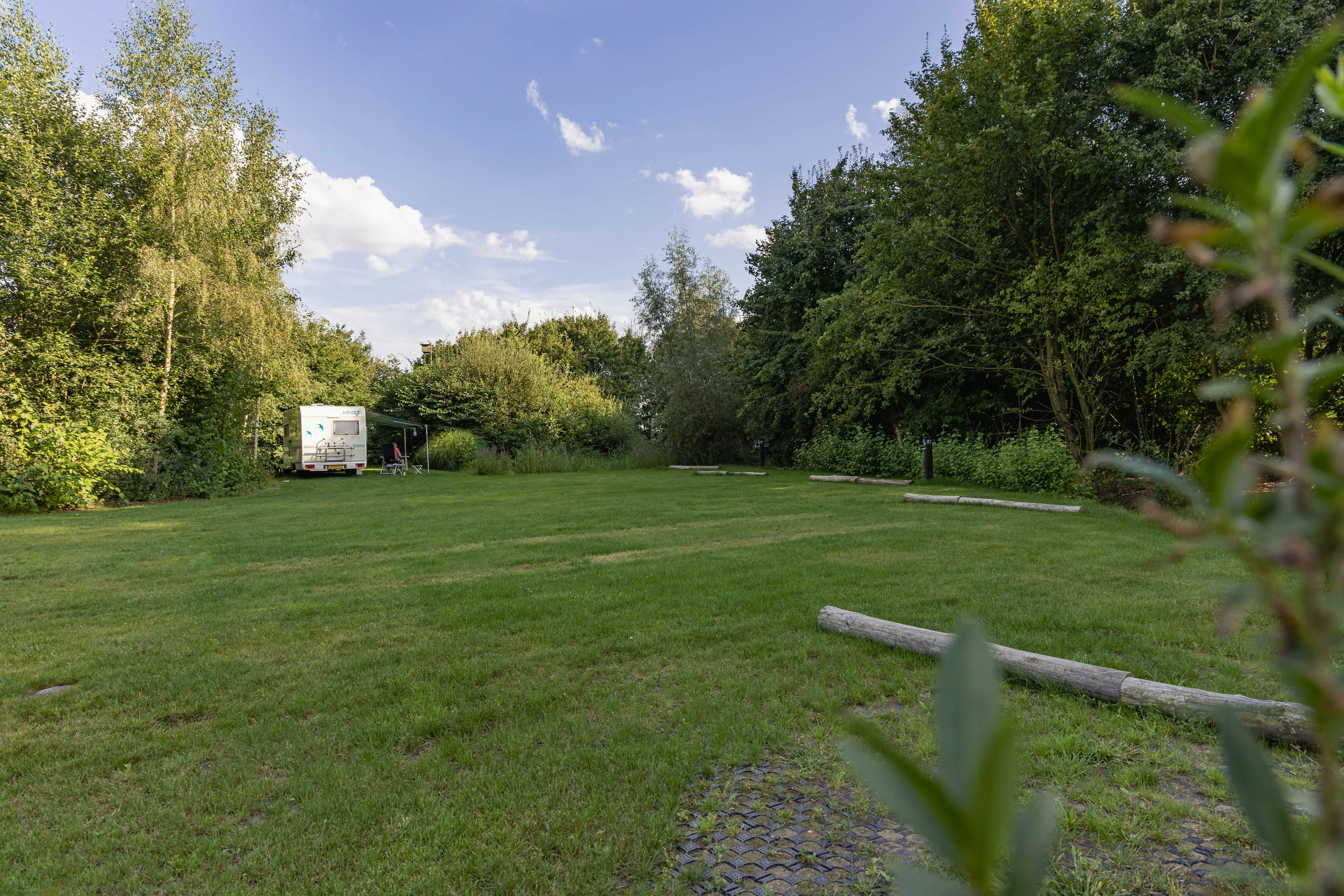 Minicamping de Torenvalk  Minicamping De Torenvalk - Standplatzwiese auf dem Campingplatz