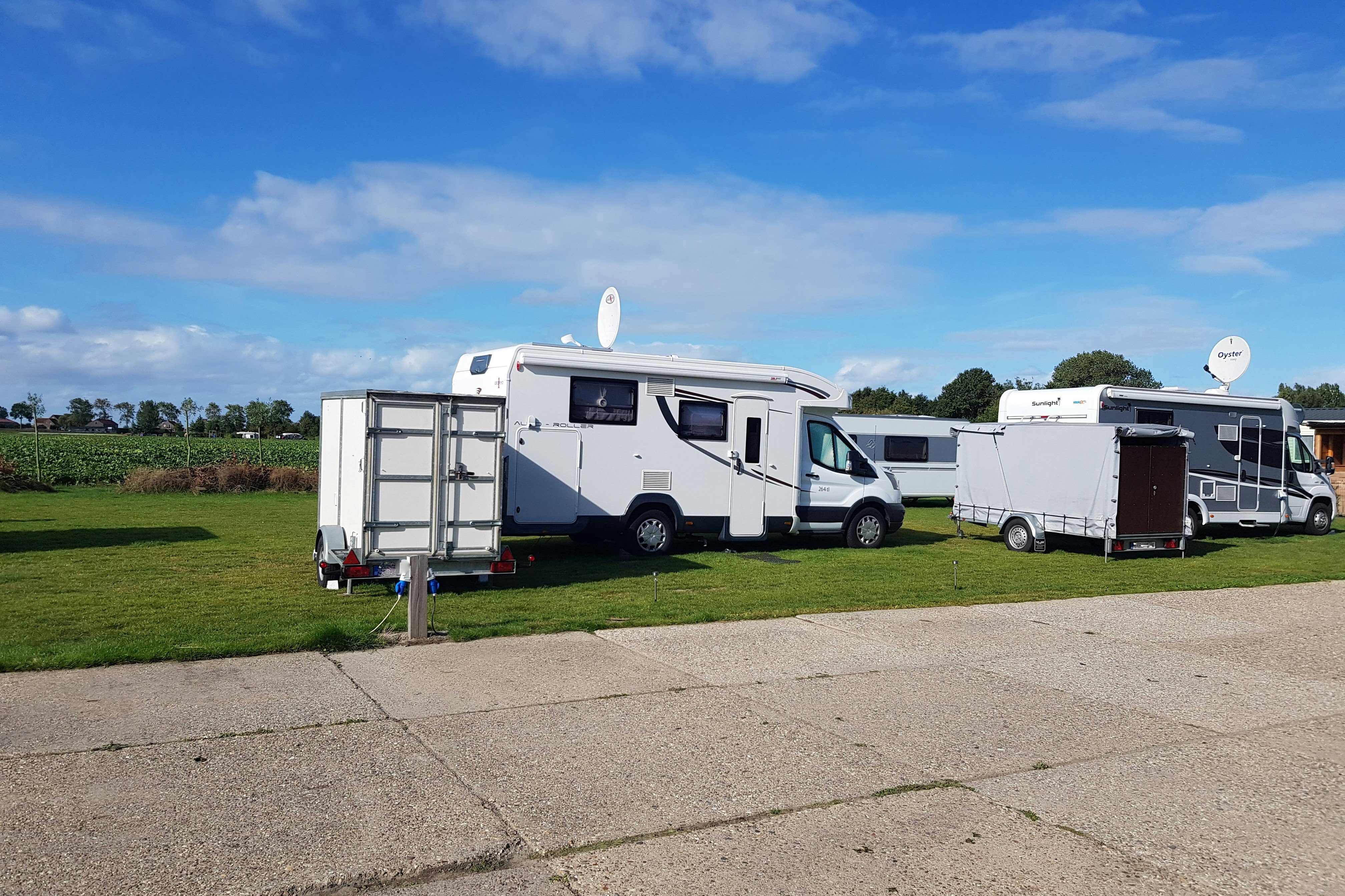 Minicamping en stalling De Heuvel - Standplätze auf dem Campingplatz