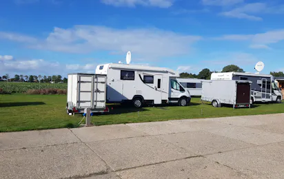 Minicamping en stalling De Heuvel