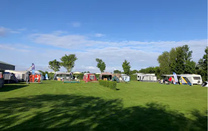 Minicamping en stalling De Heuvel