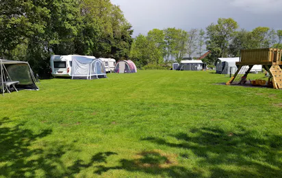 Minicamping en stalling De Heuvel