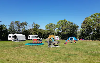 Minicamping en stalling De Heuvel