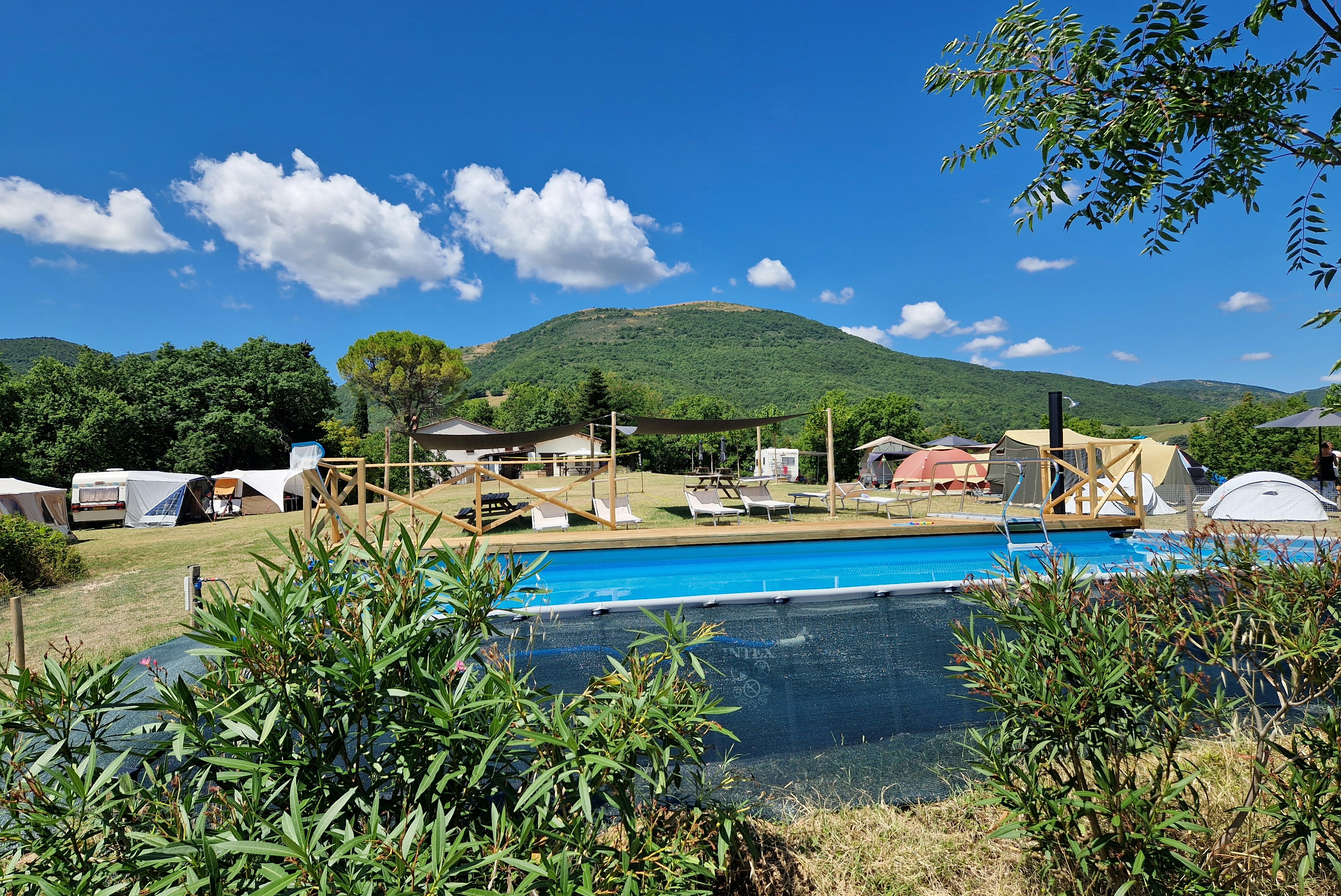 Camping il Tramonto - Pool im Freien auf dem Campingplatz
