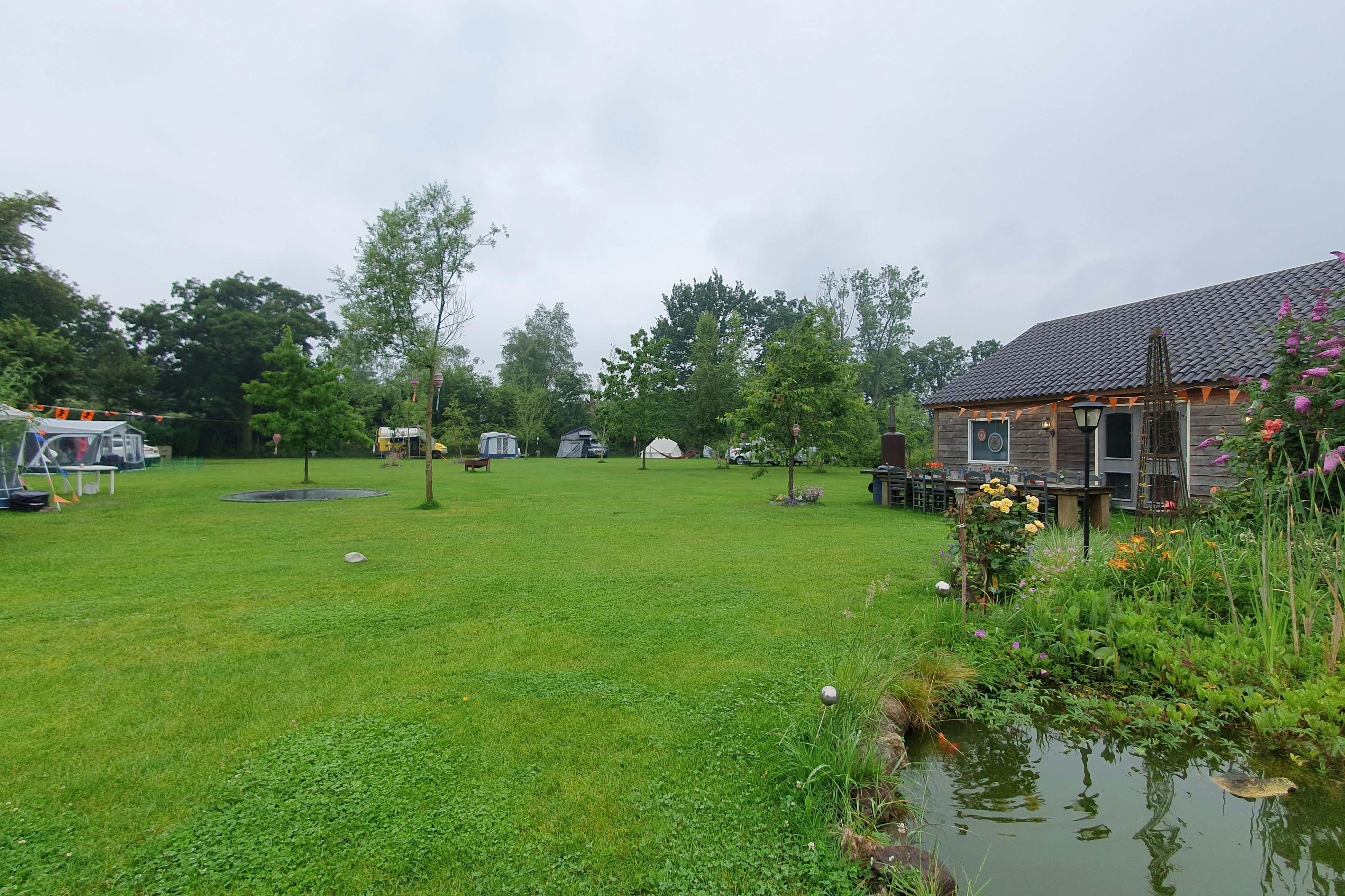 Minicamping Mortels Buiten - Standplatzwiese auf dem Campingplatz
