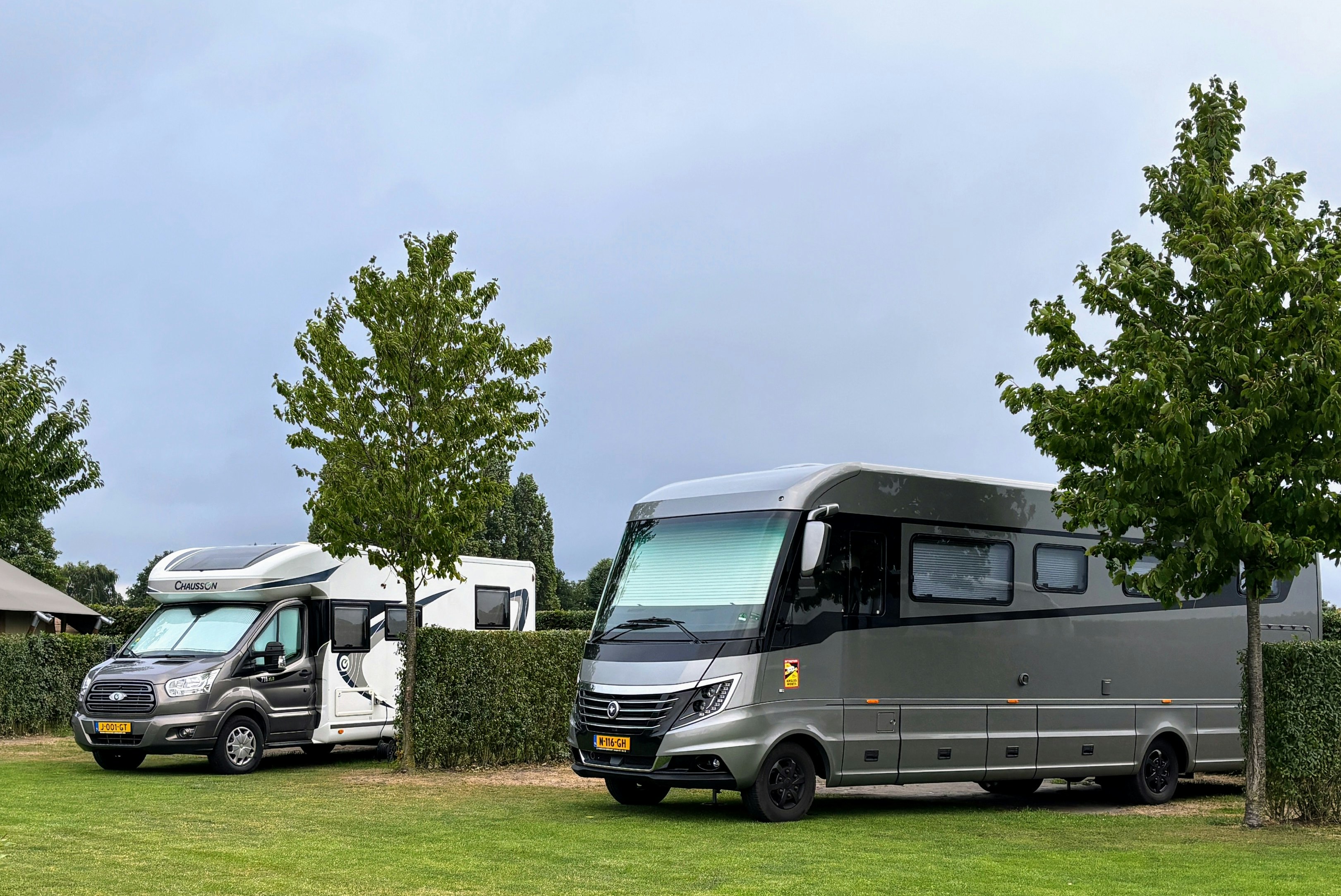 Minicamping Petit013 - Wohnmobil- und Wohnwagenstandplätze auf der Wiese