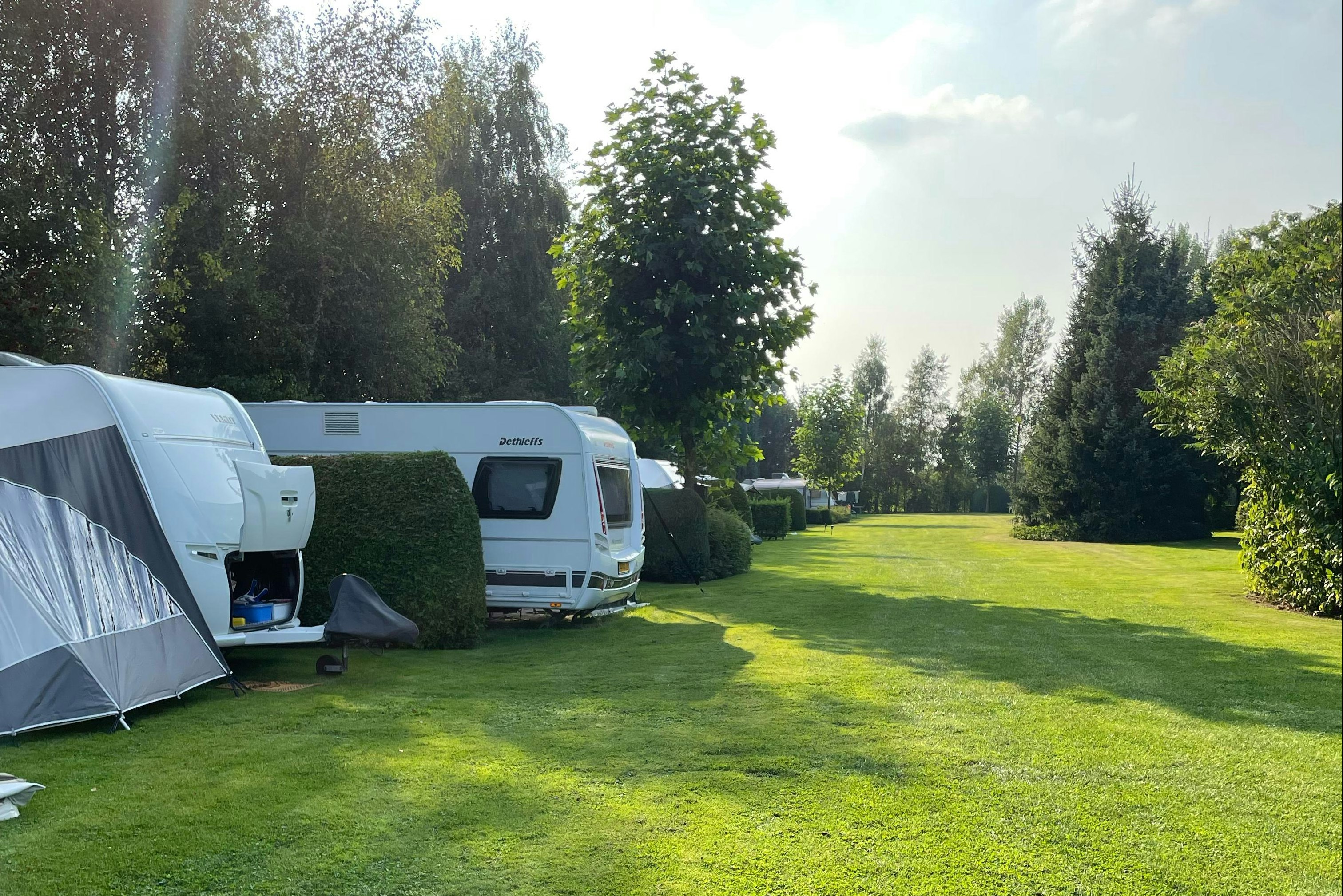Camping De Groene Halte  Minicamping Schonewille - Standplatzwiese auf dem Campingplatz
