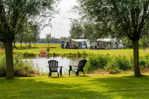 Minicamping Schotererf - Blick auf den Teich an der Standplatzwiese
