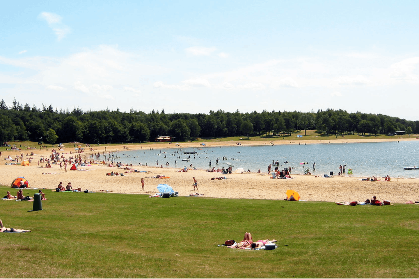 Molecaten Park De Koerberg  -  Strand am See in der Nähe vom Campingplatz