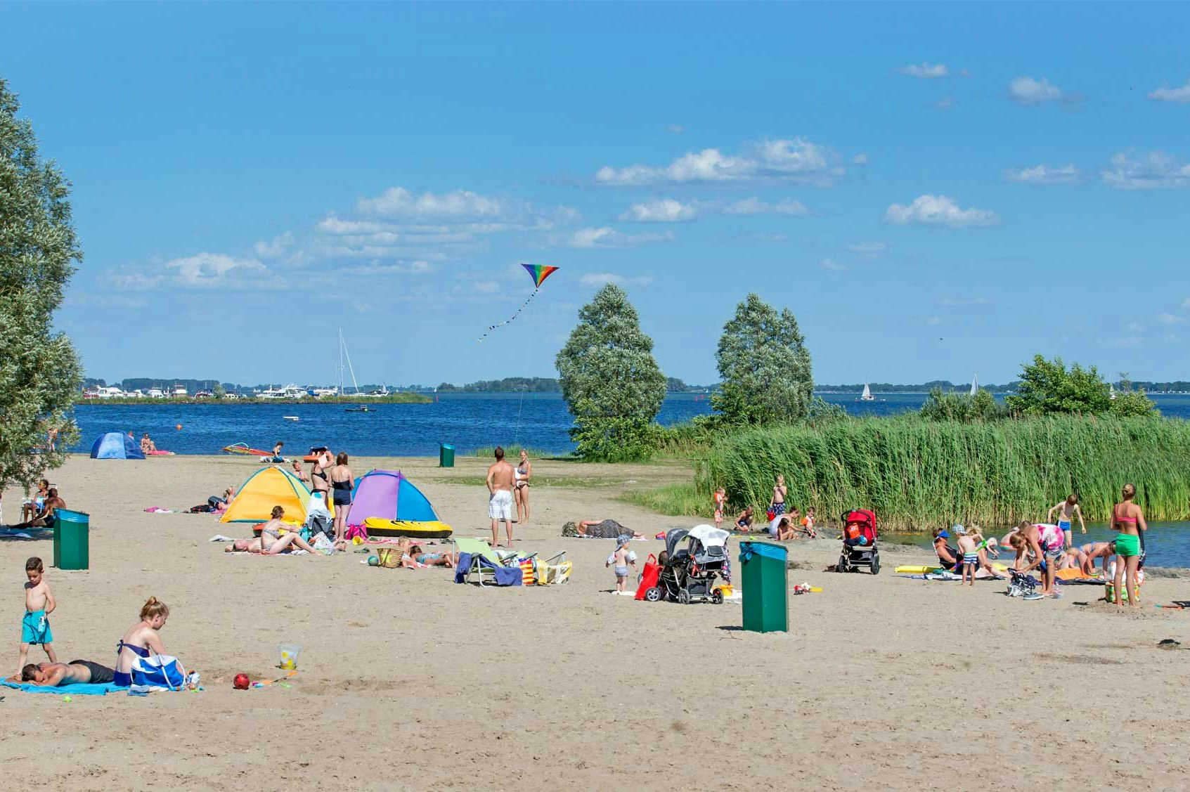 Molecaten Park Flevostrand - Badestrand am Campingplatz