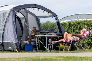Molecaten Park Hoogduin - Camper entspannen auf ihrem Standplatz