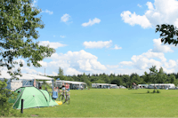 Molecaten Park Kuierpad  - Zelte, Wohnwagen und Wohnmobile auf dem Stellplatz vom Campingplatz im Grünen