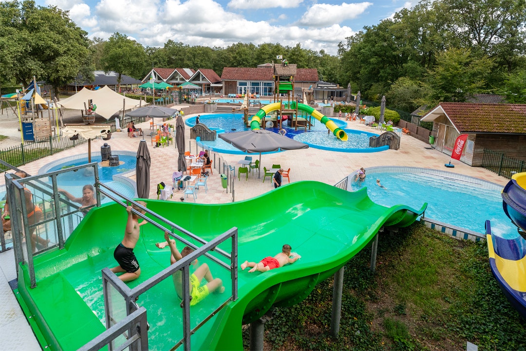 Molecaten Park 't Hout - Wasserrutschen im Wasserpark des Campingplatzes