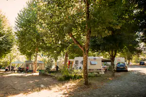 Mondim Bastos Parque de Campismo Mondim de Basto - Wohnwagen- und Zeltstellplatz zwischen Bäumen