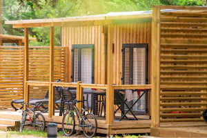 Flower Camping Monplaisir - Mobilheim mit Terrasse auf dem Campingplatz