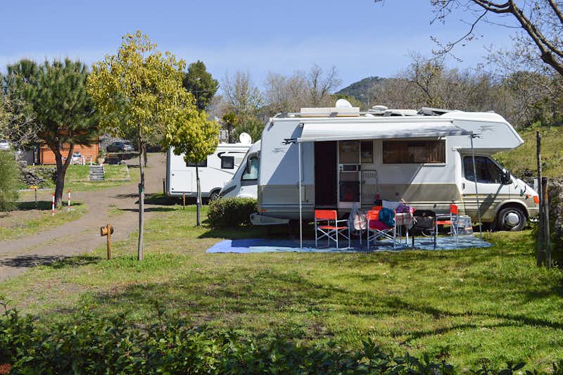 Mons Gibel Camping Park -  Wohnwagen- und Wohnmobilstellplätzen 