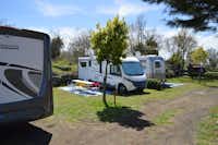 Mons Gibel Camping Park - Wohnwagen- und Wohnmobilstellplätzen 