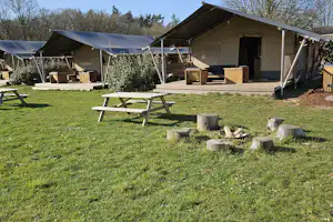 Mooirust - Blick auf die Glamping-Zelte auf dem Campingplatz