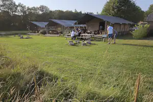 Mooirust - Glamping-Zelte auf der Wiese