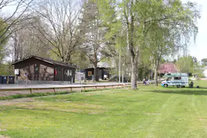 Åkrokens Camping Mörrums Kronolaxfiske Mörrums Kronolaxfiske Camping - Standplatzwiese auf dem Campingplatz