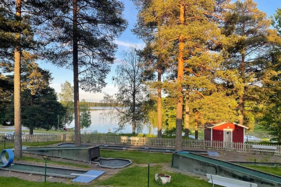 Mosjöns Camping  - Minigolfanlage auf dem Campingplatz