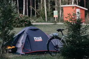 Mossala Island Resort - Zeltplätze im Grünen