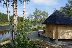 Muotkan Ruoktu - Hütte am Ufer des Flusses