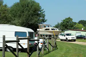 Müritzcamp Buchholz - Zufahrtsweg auf dem Campingplatz
