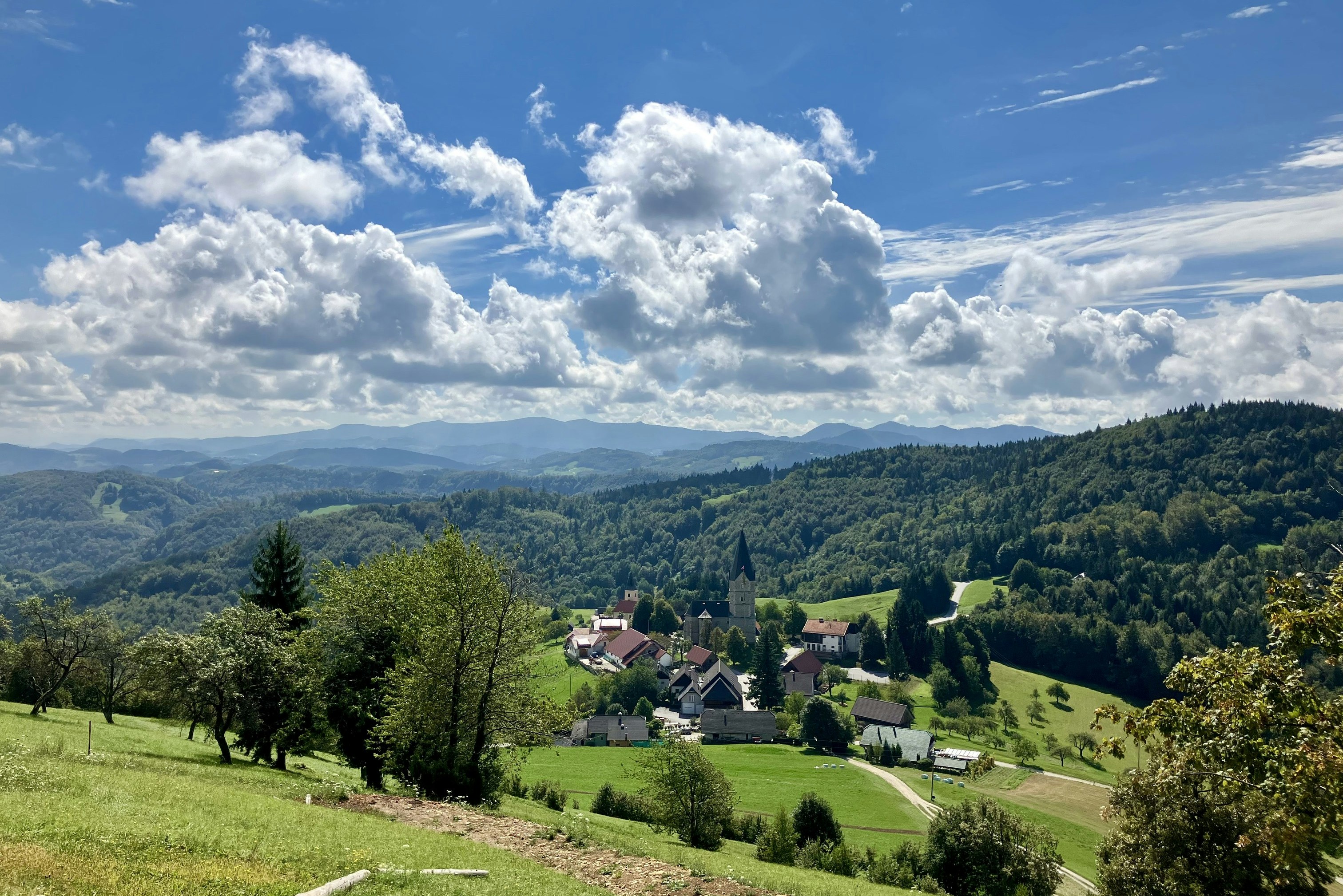 Na Škaluc Camping - Blick in die Umgebung des Campingplatzes