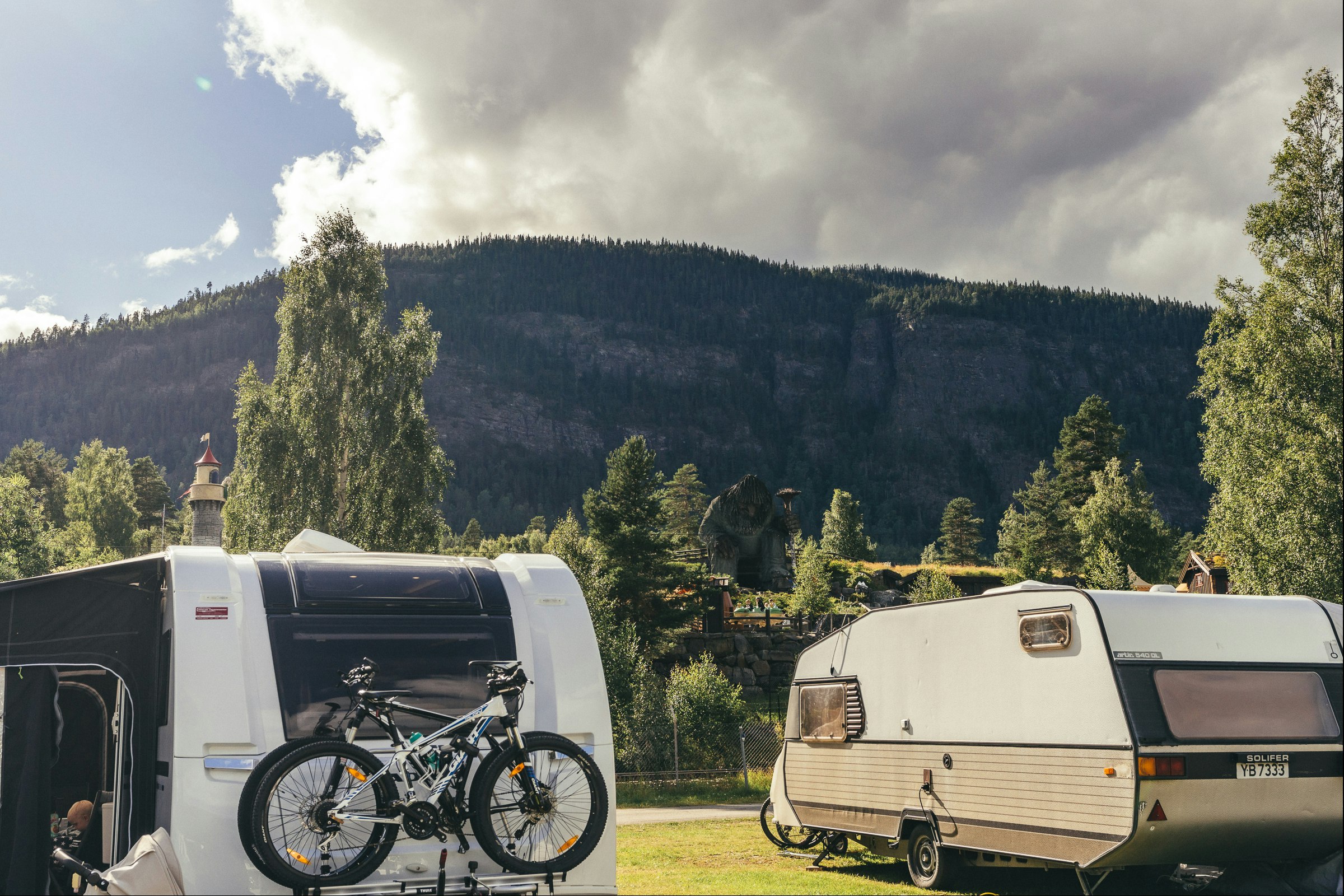 NAF-Camping Hunderfossen - Wohnmobil- und  Wohnwagenstellplätze auf dem Campingplatz