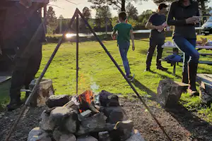 Nås Camping Dalarna - Lagerfeuer auf dem Campingplatz